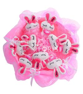 bouquet of pink plush toys